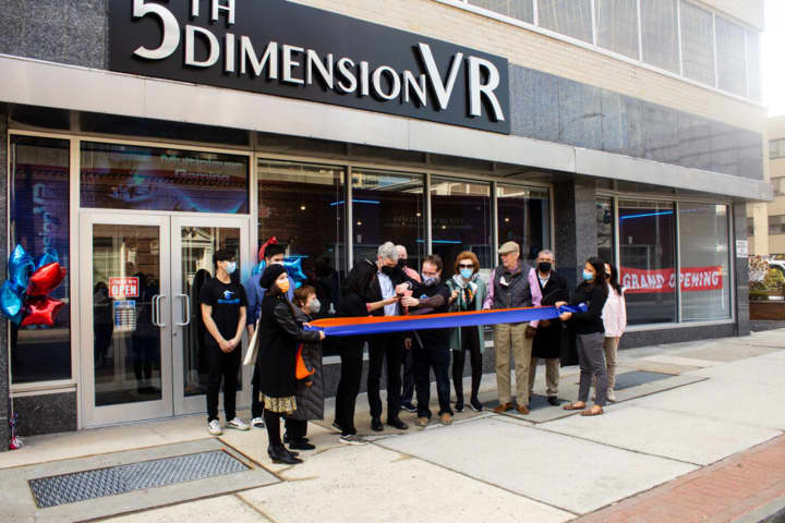 Virtual Reality Arcade Opens In Region
