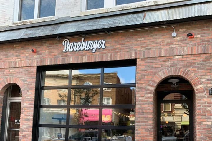Bareburger Opens In Morristown
