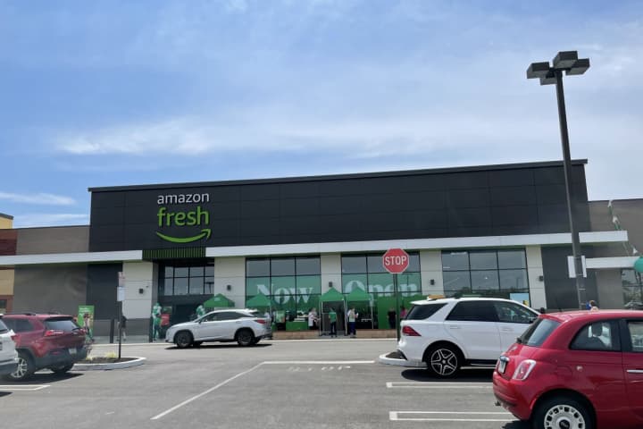 Amazon Fresh Plans To Open First New York Store