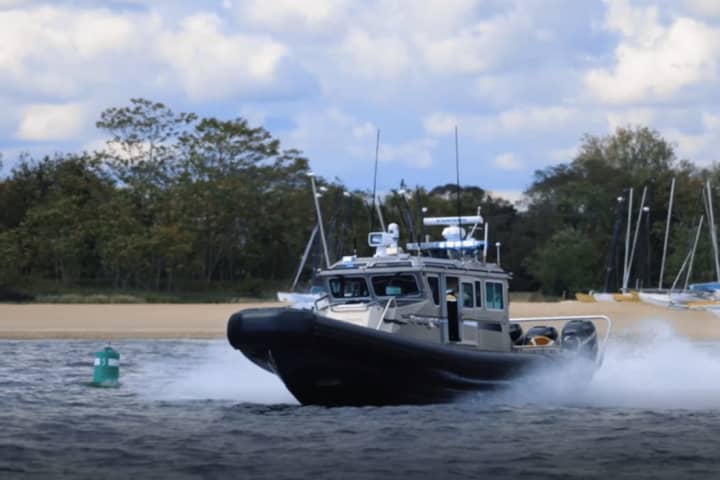 Fairfield Police Marine Unit Rescues Two Kayakers