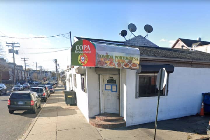 One Dead, One Wounded In Shooting Inside Bridgeport Restaurant