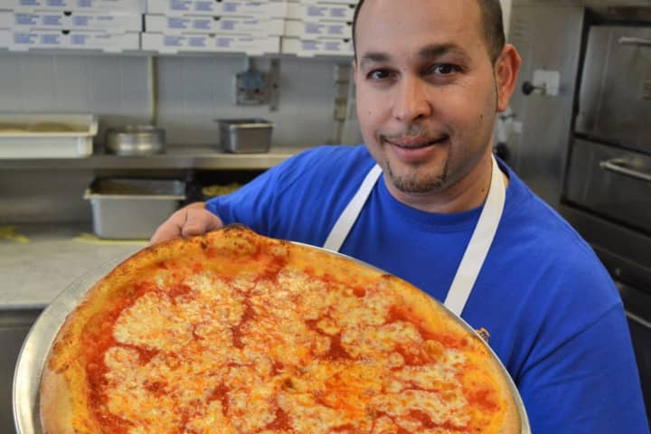 Elmwood Park Pizza Maker Learned His Craft In Italy