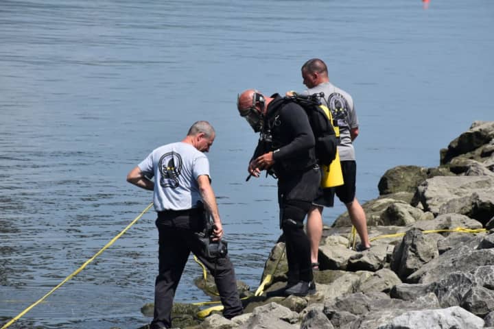 Remains Found After Car Pulled From Hudson River In Poughkeepsie