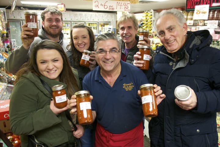 The Heat Is On: Pawling's Vinny's Deli & Pasta Unveils Fra Diavolo Sauce