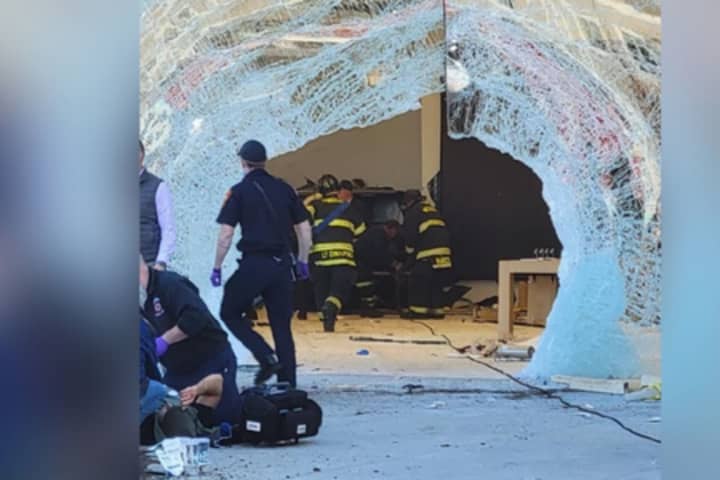 Man Killed, 16 Injured After Car Crashes Into Hingham Apple Store: Officials