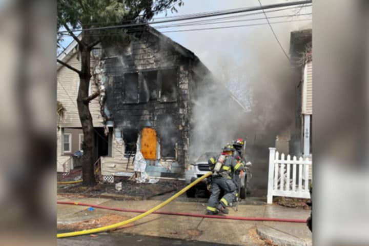 Concurrent Car Fires Set Neighboring Lynn Homes Ablaze: Officials