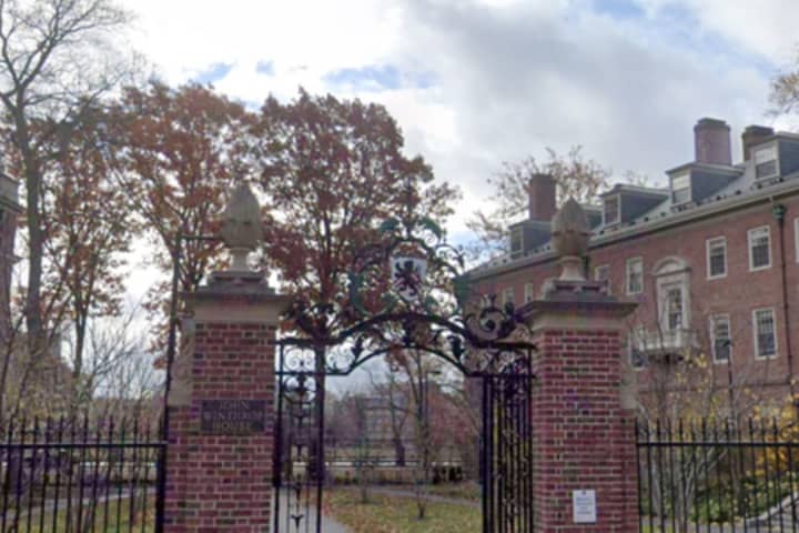 Harvard Dorm's Slave-Owning Namesakes Spark Student Denaming Petition