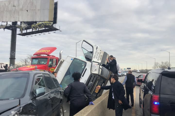 Cuomo To The Rescue: Governor Helps Pull Passenger From Vehicle After Crash In NYC