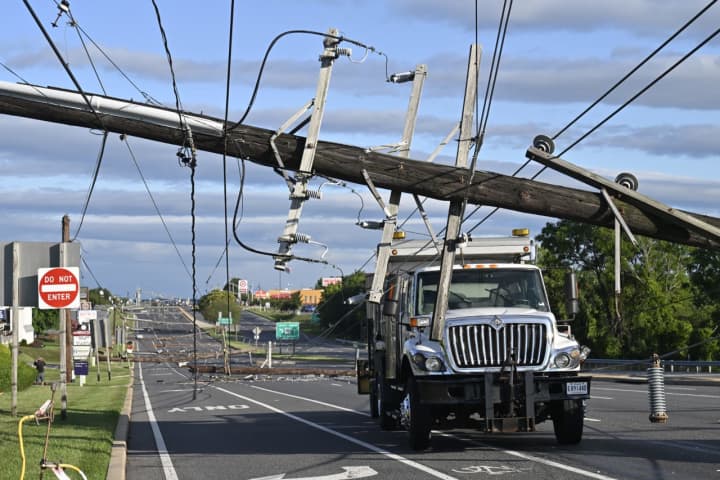 More Than 32K Still Without Power 24 Hours After Storms Smash Through Maryland