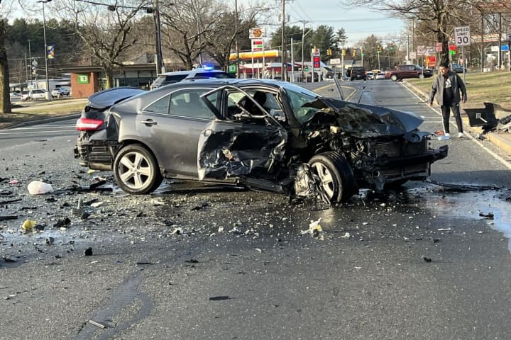 Child Among 5 Injured In Multi-Car Crash In Springfield: Fire Officials