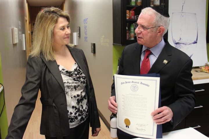 New Jersey Officials Honor Lyndhurst Woman's Fight Against Obesity
