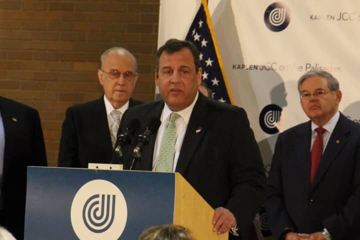 Christie, Booker Condemn Anti-Semitism At Tenafly Rally