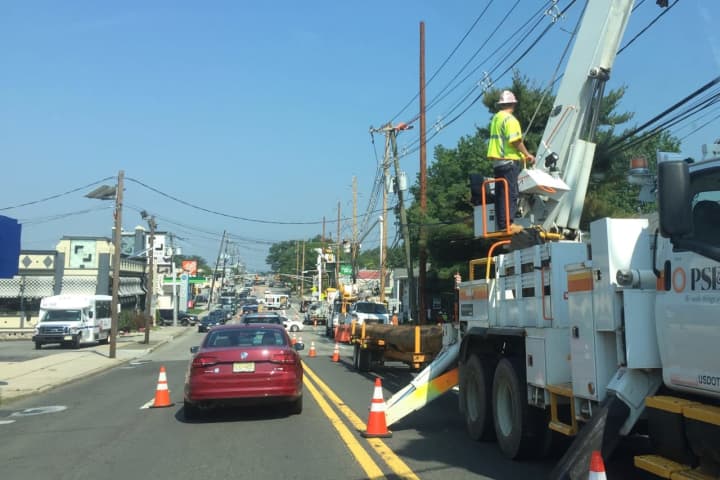 Pole Work Congests Traffic On Essex Street In Hackensack