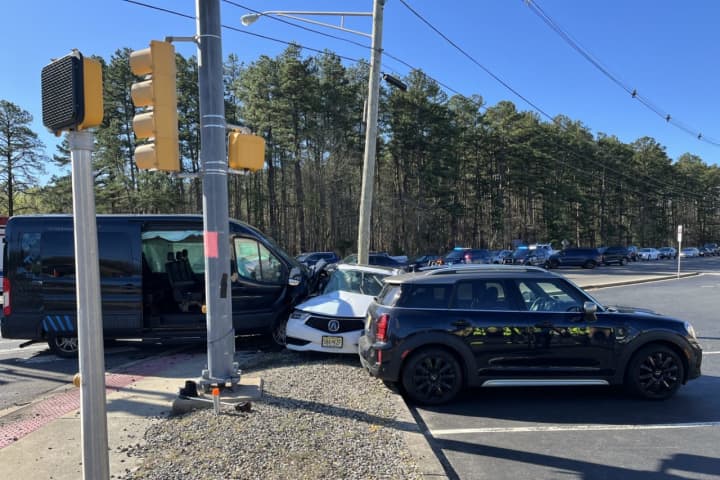 11 Students, Two Drivers Hospitalized In Jersey Shore Crash