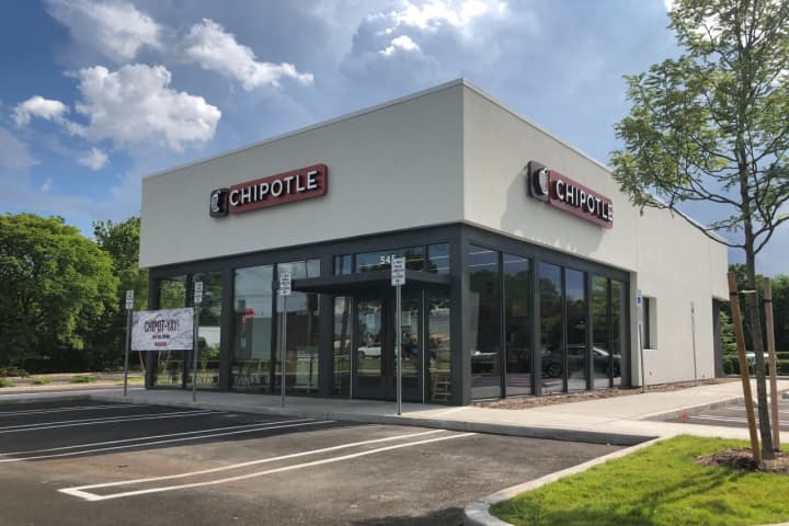 OPEN: New Paramus Chipotle Designed With Social Distancing In Mind