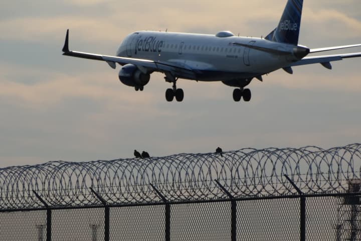 See Low-Flying Plane? Take A Picture, Hackensack Officials Urge