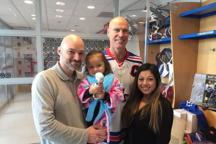 NHL Great Mark Messier Cheers Up Bergen Toddler Fighting Cancer