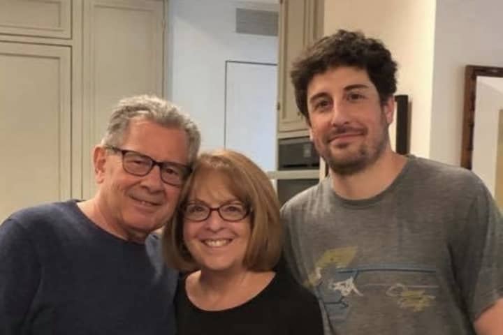 Hasbrouck Heights Native Jason Biggs Stars In New Parenting Show (And His Mom Is Super Proud)
