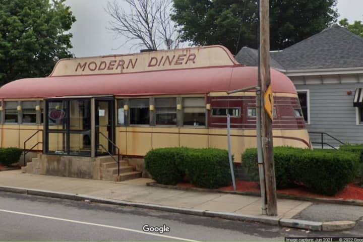 These New England Diners Rank Among Best In America, New Report Says