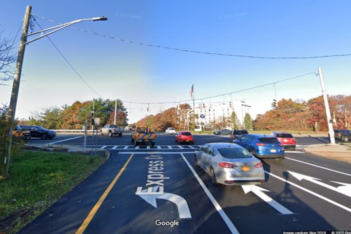 Road Rage: Man Who Stabbed Victim At Large After Long Island Expressway Incident, Police Say