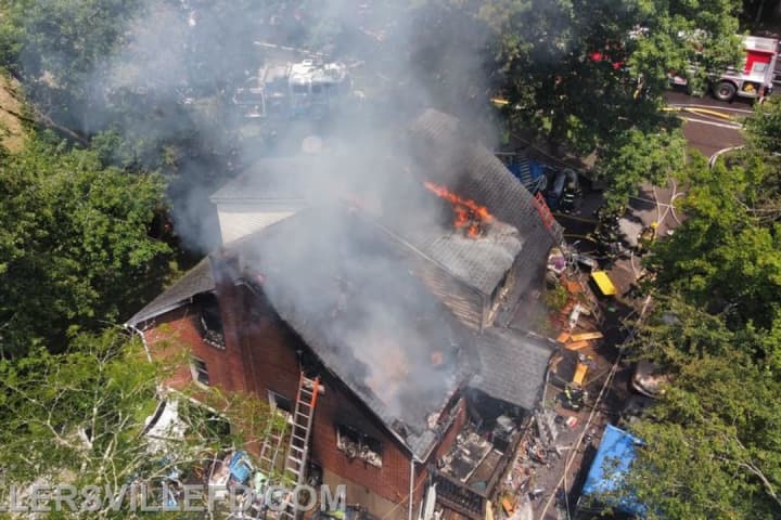 Good Samaritans Rescue Pair From Burning House In Bucks County: Report