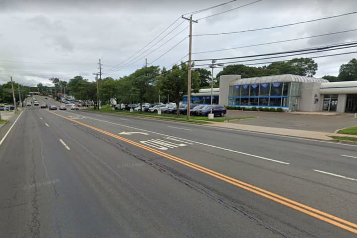 Driver Dies After Crashing Into Light Poles, Unoccupied Vehicle On LI