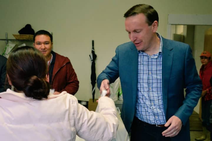 Sen. Murphy Helps Person-To-Person Distribute Turkeys With All The Fixings