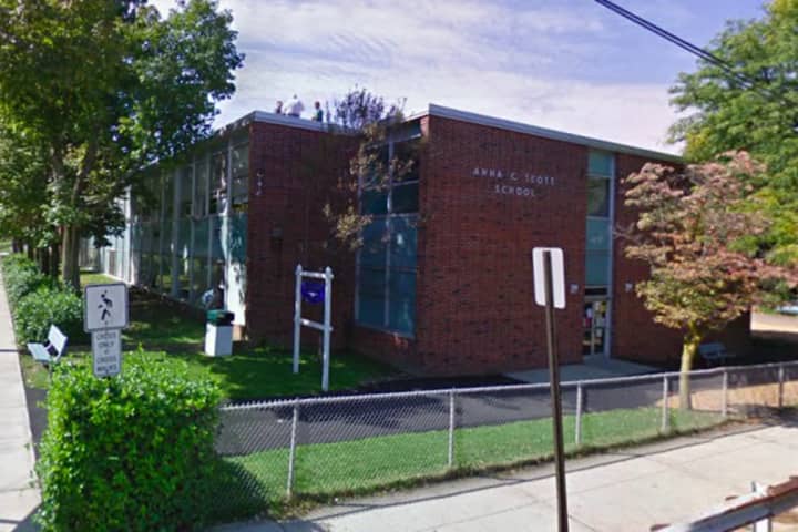 Leonia Schools Banned Parents From Class Parties -- But They Want In