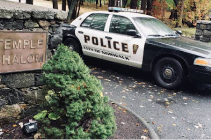 Police Increase Patrols At Jewish Centers, Synagogues After Pittsburgh Mass Shooting