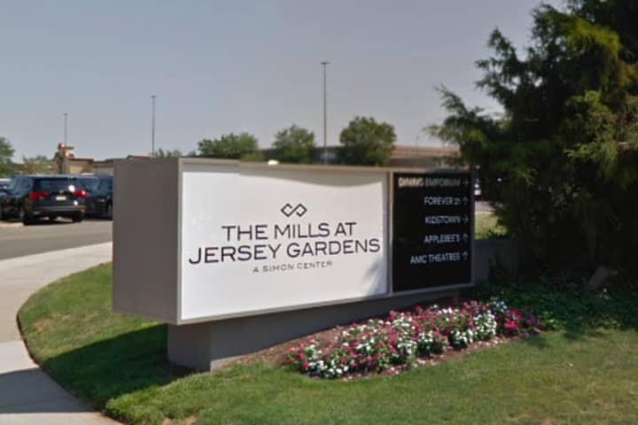 Mayor: Man Injured In Jersey Gardens Mall Shooting