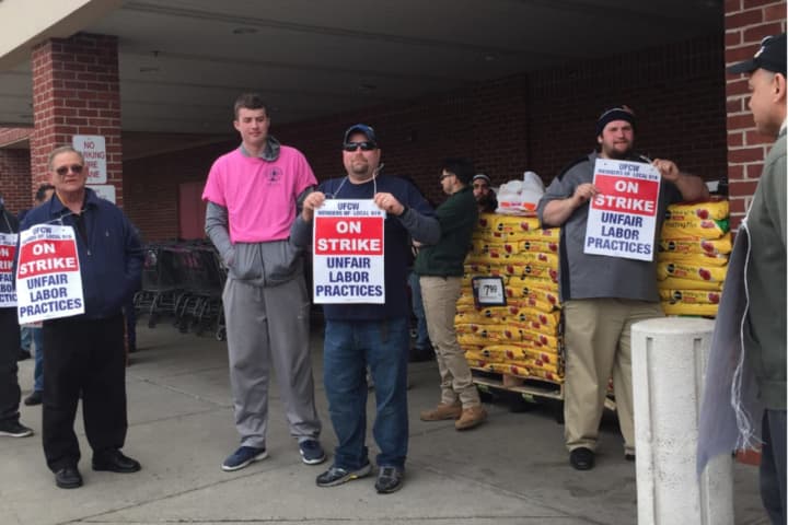 Most Connecticut Stop & Shop Stores Open Amid Strike, Picket Lines