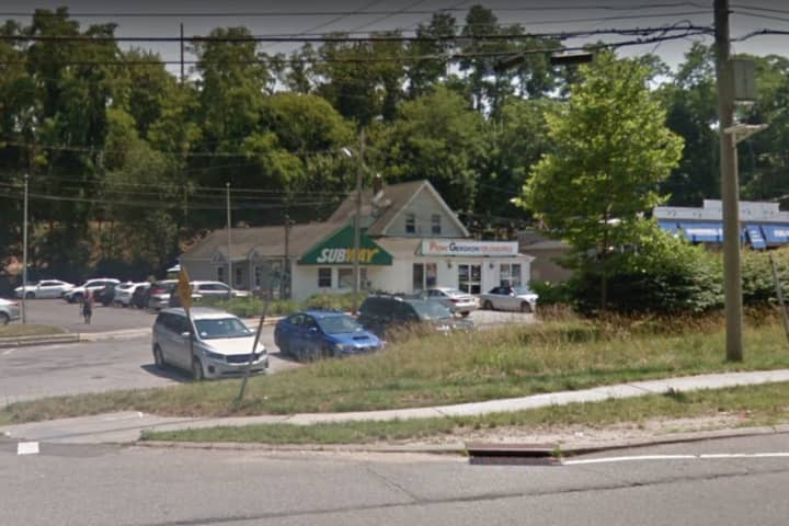Suspect On Loose After Armed Robbery At Subway Restaurant In Setauket