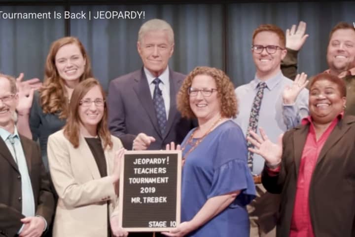 Hen Hud HS Teacher Advances To Finals On 'Jeopardy!'