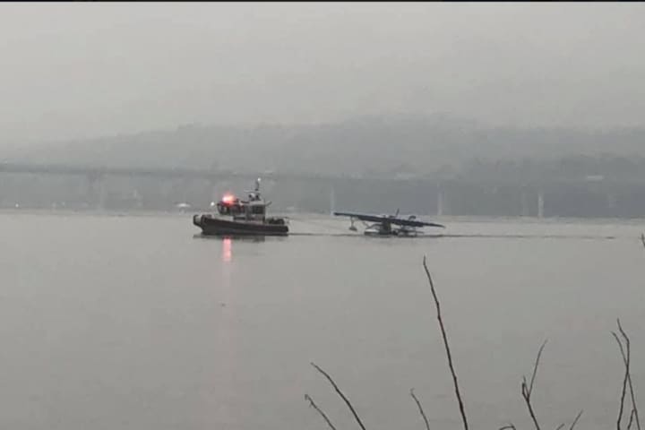 Small Plane Makes Emergency Landing In Hudson River