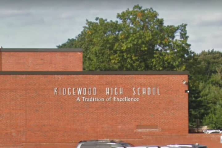 Ridgewood Mom: HS Teacher Offered Students Extra Credit For Money, Report Says