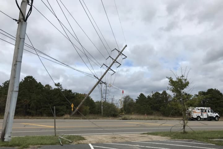 Here's How Many Long Islanders Are Now Without Power After Storm Sweeps Through