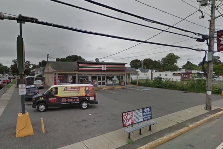 Two Nassau Store Clerks Charged Wit Selling Vaping Products To Minors