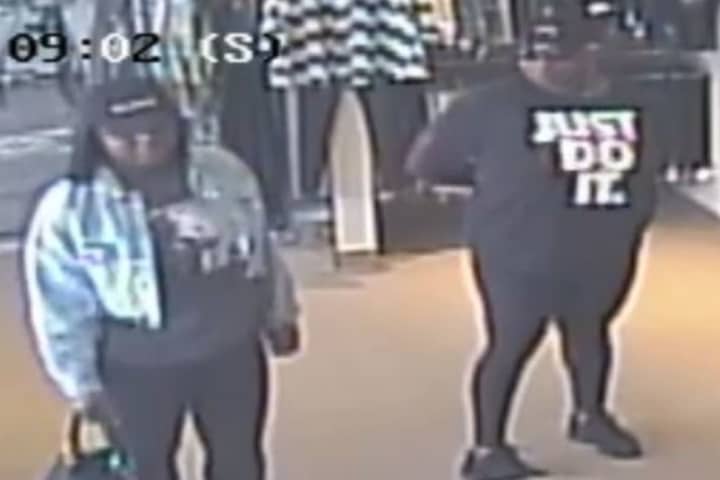 Police On Long Island Issue Alert For Suspects Who Stole Credit Cards From Clothing Store Owner