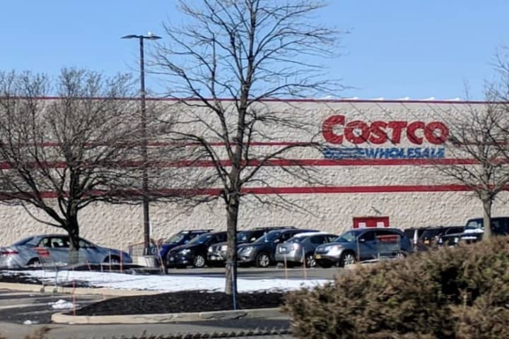 Man Accused Of Threatening Two Men, Child At Long Island Costco