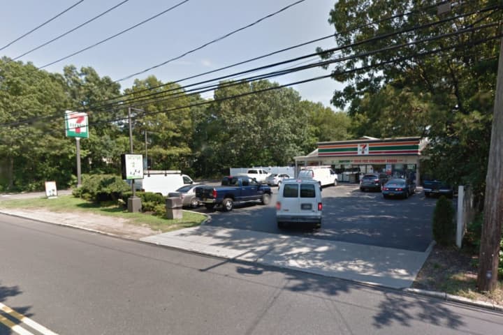 K-9 Officers Help Nab Woman Who Robbed Long Island 7-Eleven At Knifepoint, Police Say
