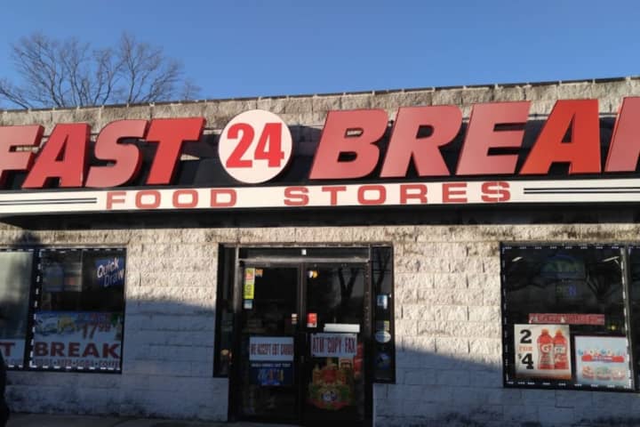 Suspect On Loose After Armed Robbery At Long Island Food Mart
