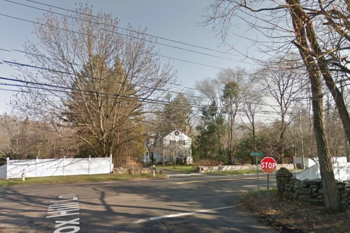 New Canaan 16-Year-Old Charged With DUI After Vehicle Crashes Into Fence In Darien, Police Say