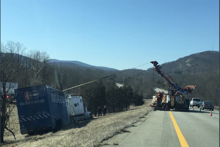 Lane Reopens After I-84 Crash