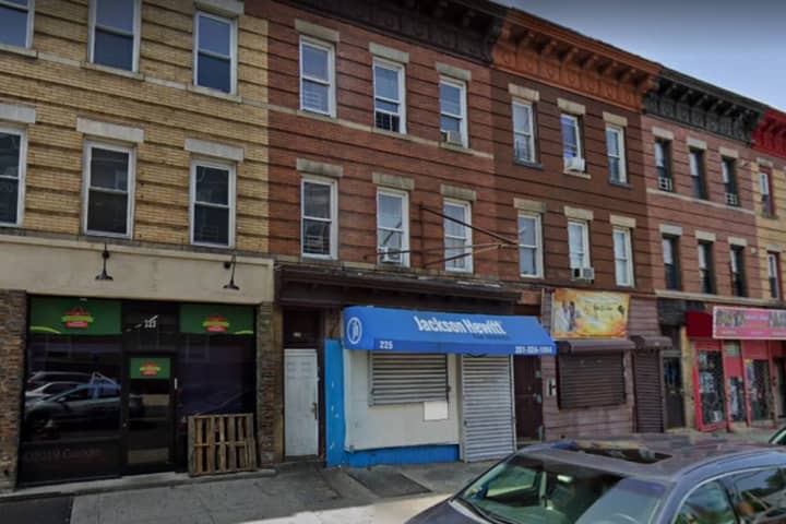 Authorities: Man Threatens Jewish Manager Of Jersey City Building Where 3 Were Shot Dead