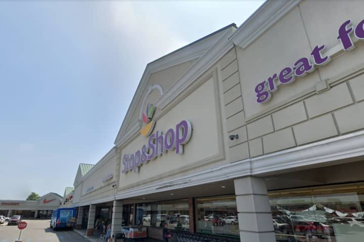 Woman Injures Workers, Officer After Shoplifting At Long Island Stop & Shop, Police Say
