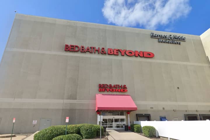 COVID-19: Bed, Bath & Beyond Closes Palisades Center Store