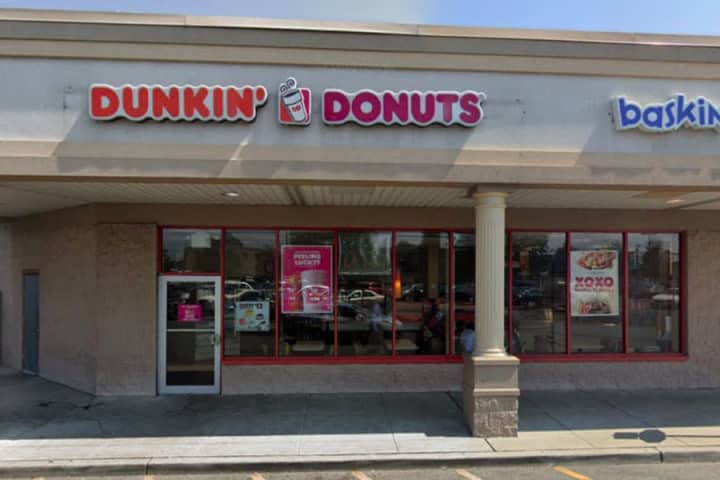 Teen Who Stole Five Pocketbooks Caught At Nassau Dunkin' Donuts, Police Say