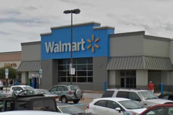 Police: Queens Man, 23, Tried Using Bogus Credit Card At Flanders Walmart