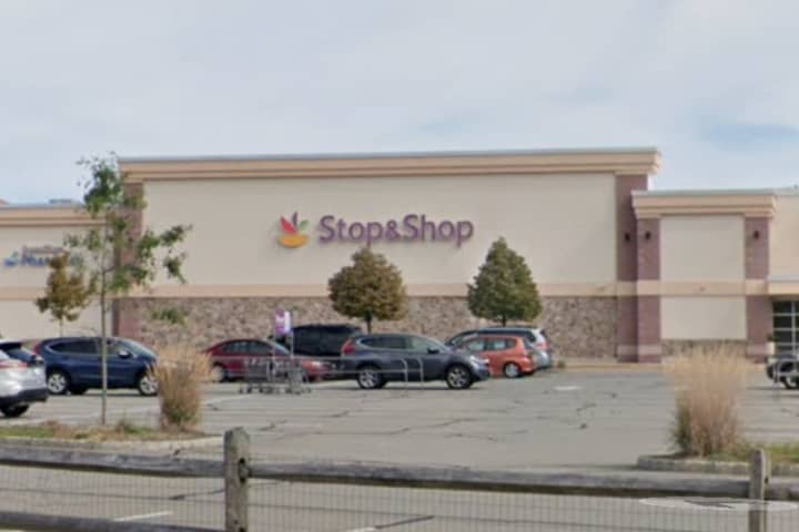Stop & Shop Launches Pickup Service At Sparta Store