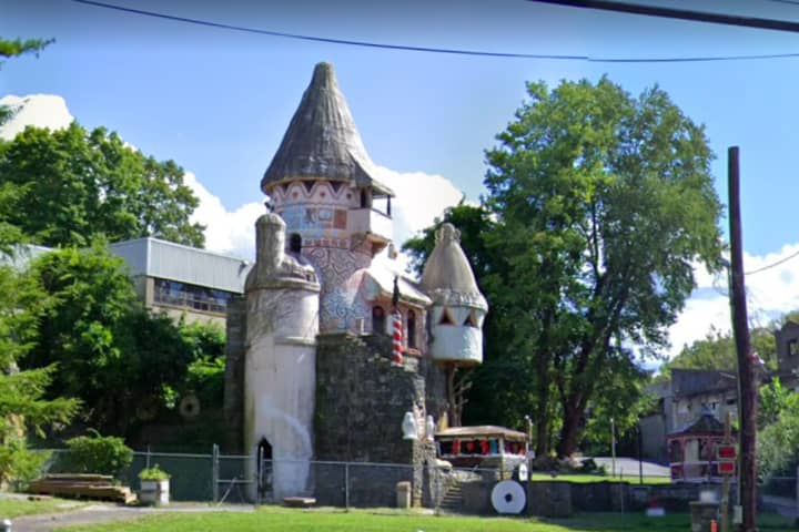 Love Triangle Dispute: 14-Year-Old Boy Stabbed At NJ 'Gingerbread Castle'